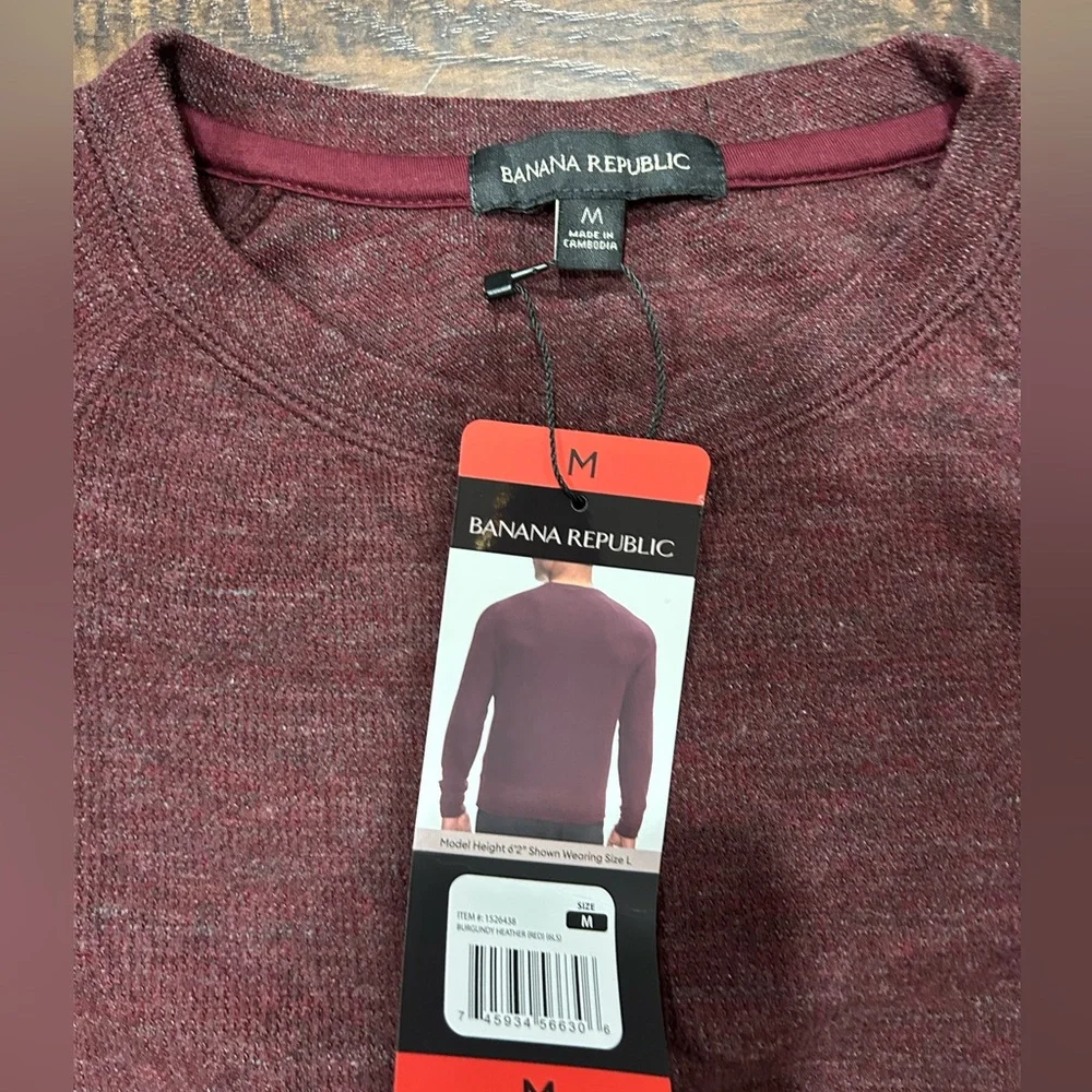 Banana‎ Republic Men's Burgundy Sweater Medium NWT - Picture 2 of 8